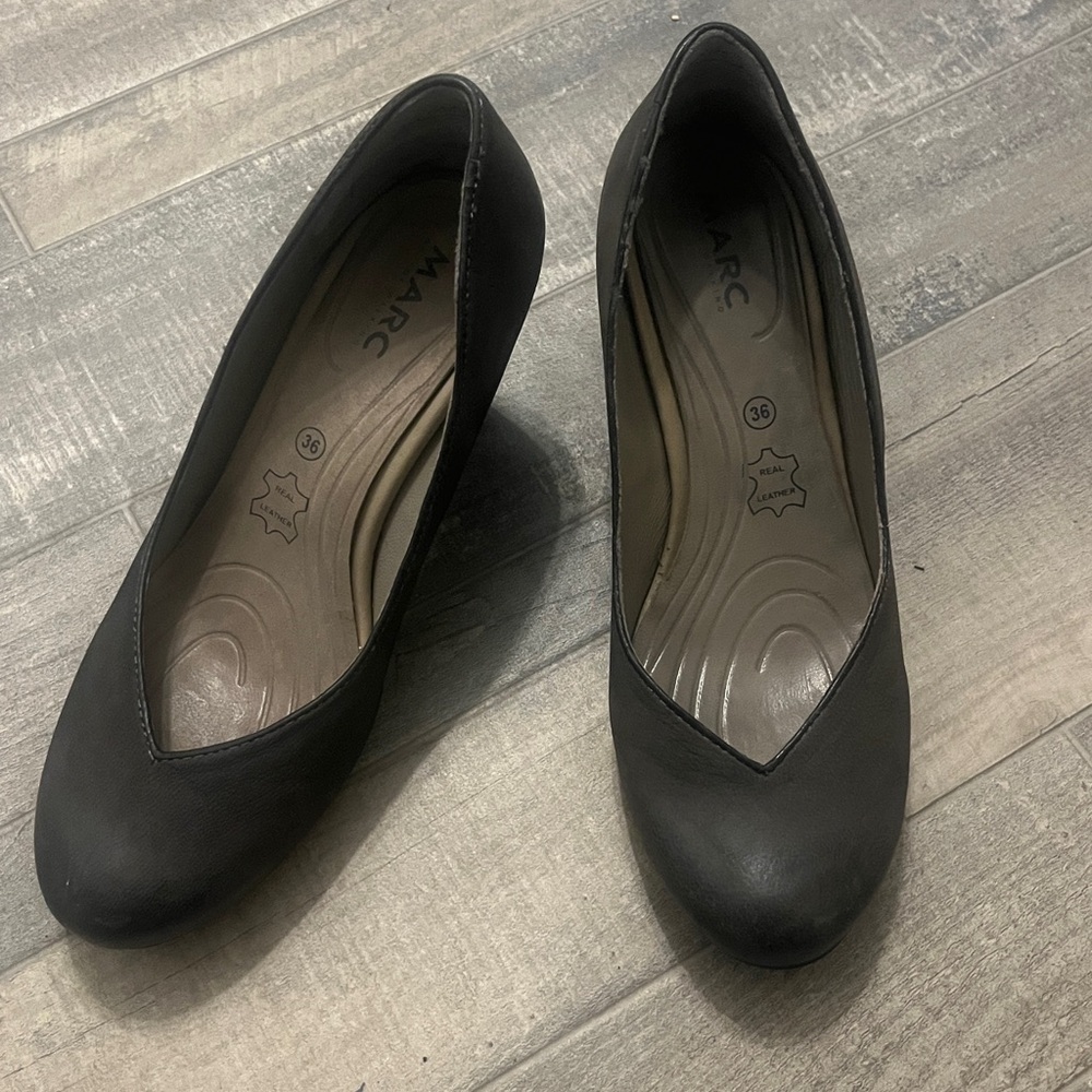 Marc Art of Walking Black Leather Round Toe Heels 3” Heels - Picture 10 of 12